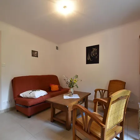 Holiday home Superb With Private Garden, Cleaning Included Yvias