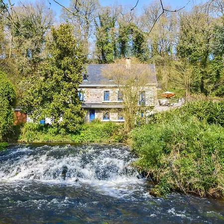 Superb With Private Garden, Cleaning Included Holiday home